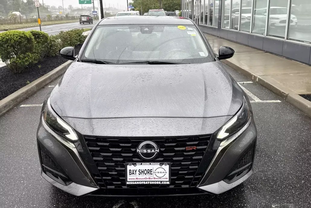 2023 Nissan Altima 2.5 SR photo 1