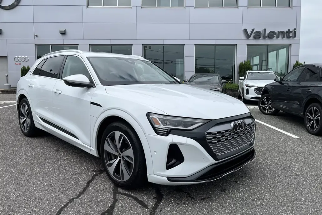2024 Audi Q8 E-tron Prestige photo 1