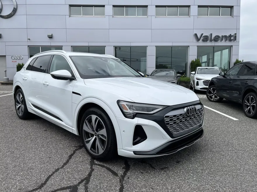 2024 Audi Q8 E-tron Prestige photo 1