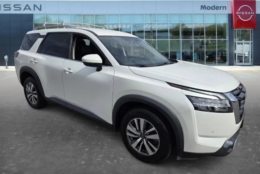 2023 Nissan Pathfinder SL photo 1