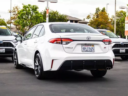 2024 Toyota Corolla SE photo 4