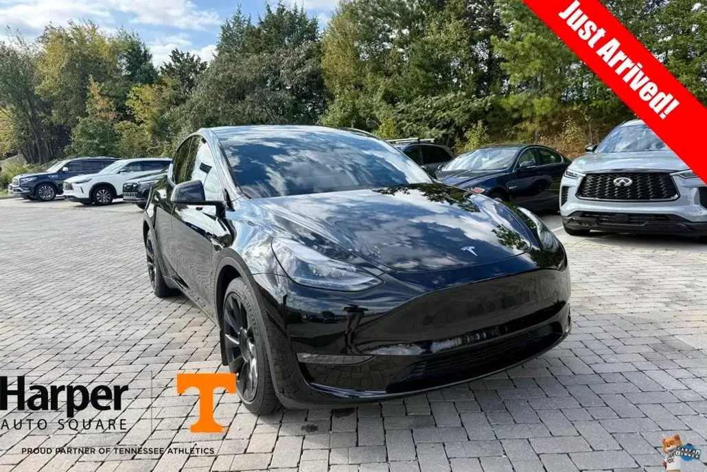 2023 Tesla Model Y Long Range photo 1