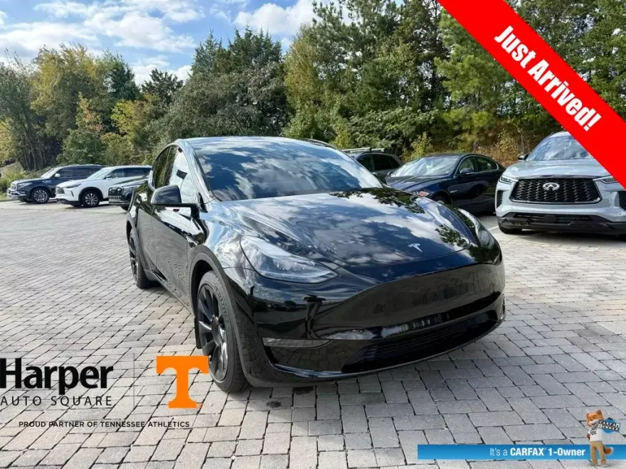 2023 Tesla Model Y Long Range photo 1