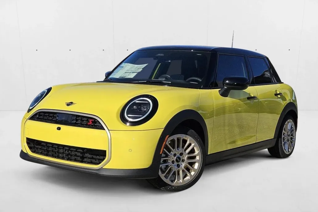 2025 Mini Cooper 4 Door Hardtop S Iconic photo 1