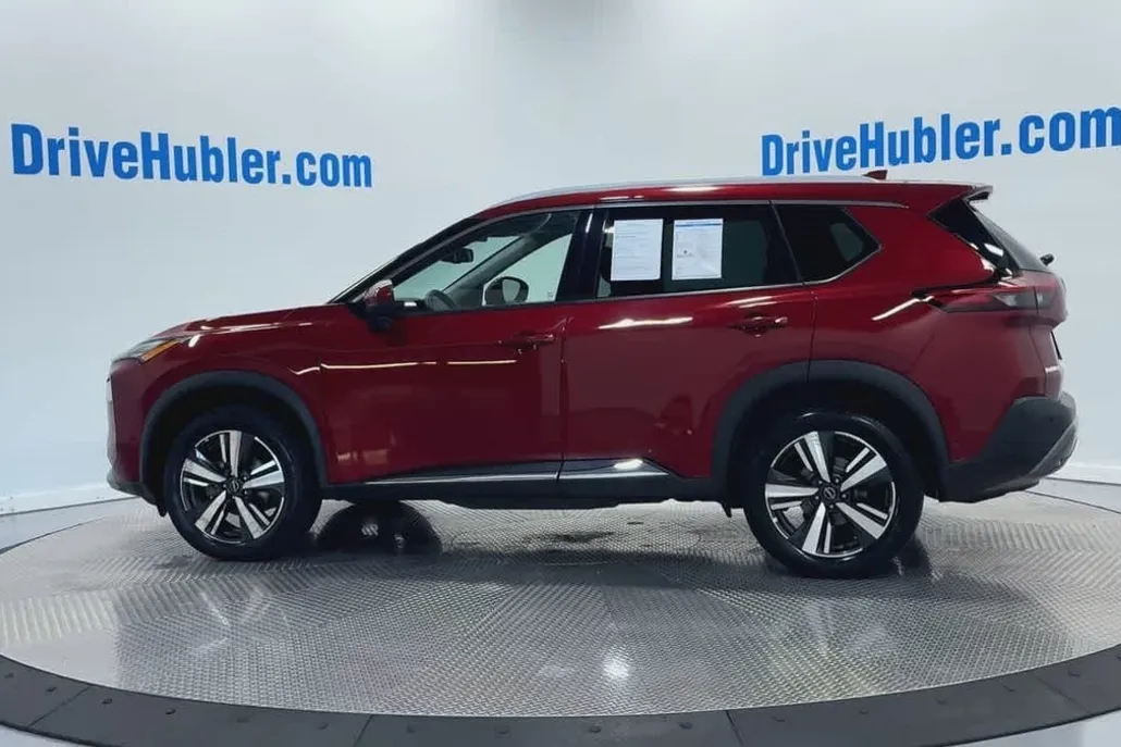 2023 Nissan Rogue SL photo 1