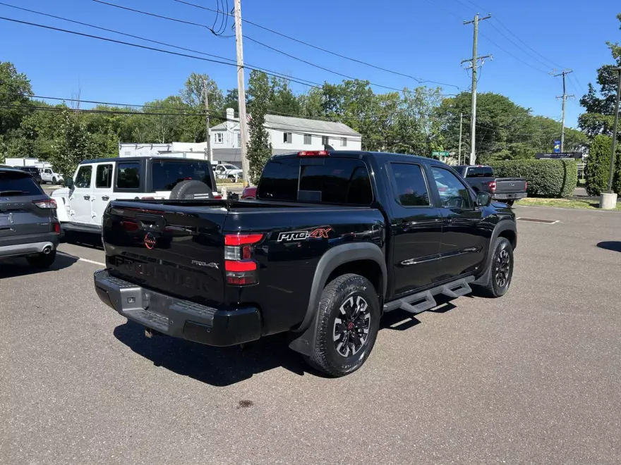 2023 Nissan Frontier PRO-4X Crew Cab photo 1