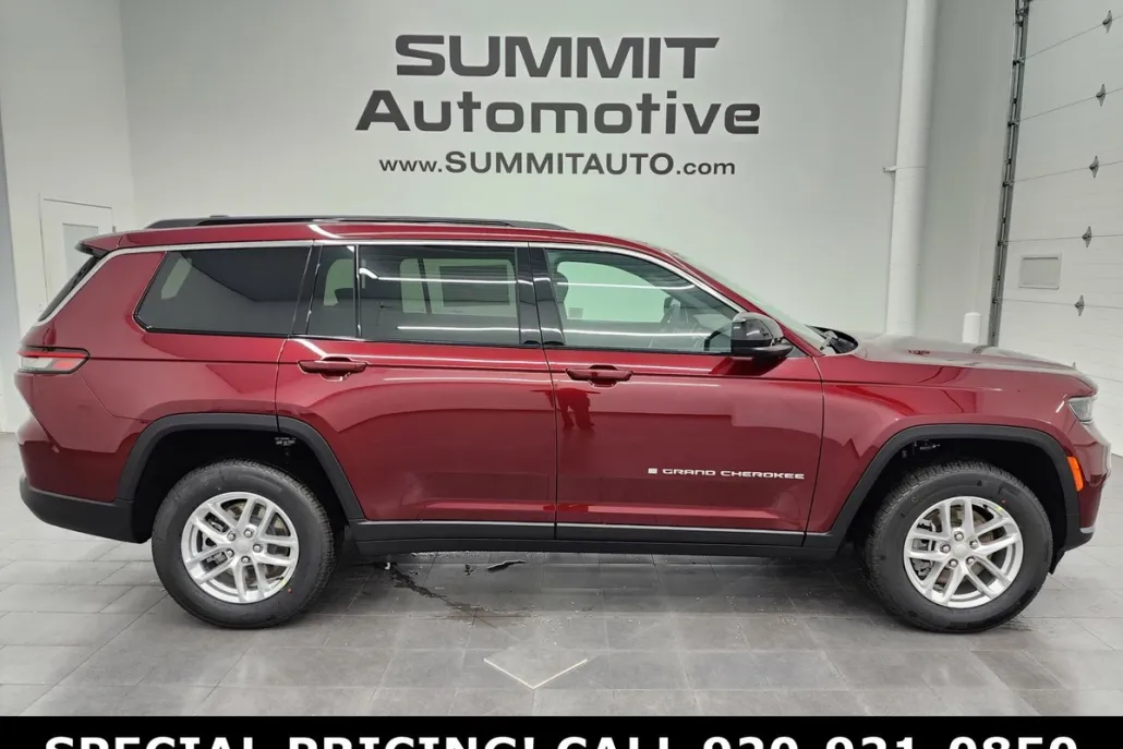 2025 Jeep Grand Cherokee Laredo photo 1