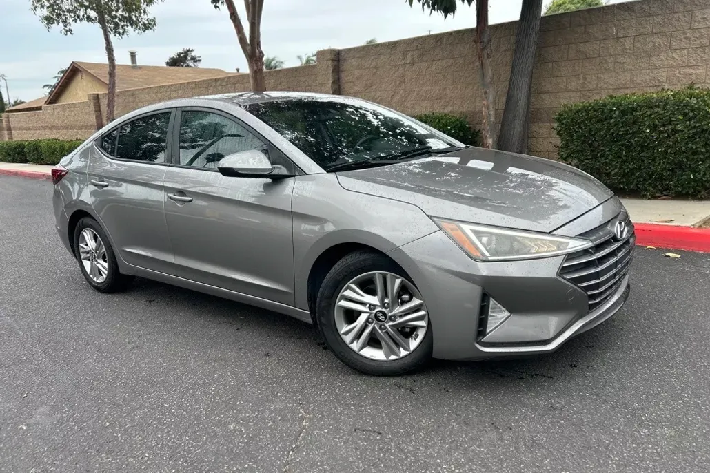 2020 Hyundai Elantra Value Edition photo 1