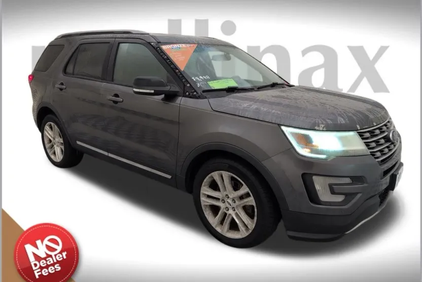 2016 Ford Explorer XLT photo 1