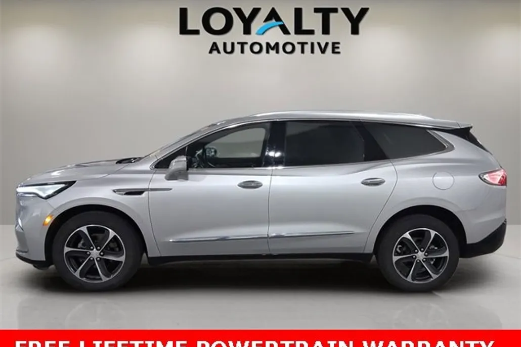 2022 Buick Enclave Essence photo 1