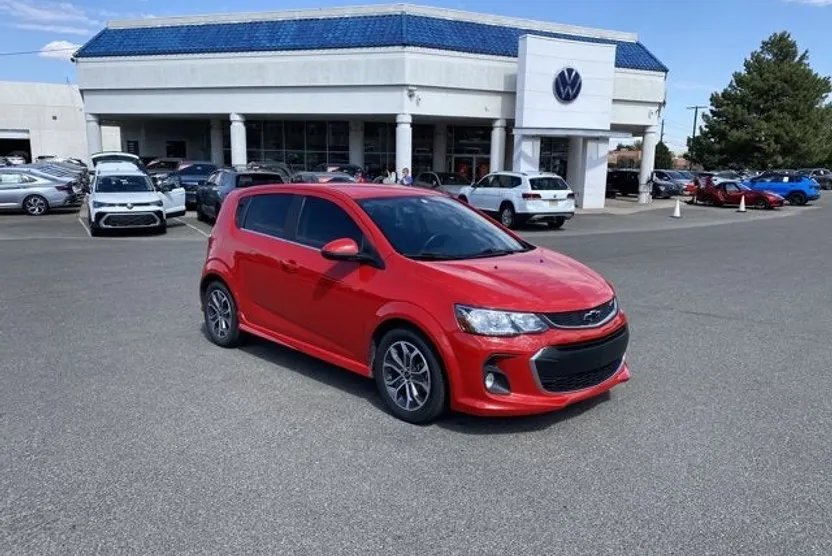 2018 Chevrolet Sonic LT photo 1