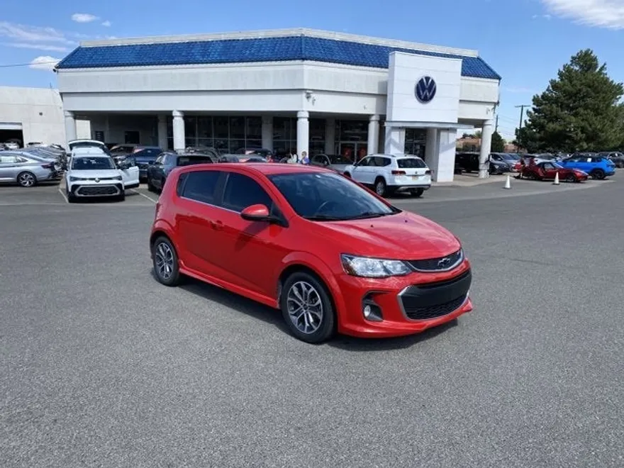 2018 Chevrolet Sonic LT photo 1