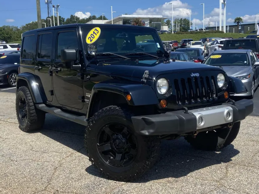 2013 Jeep Wrangler Unlimited Sahara photo 1
