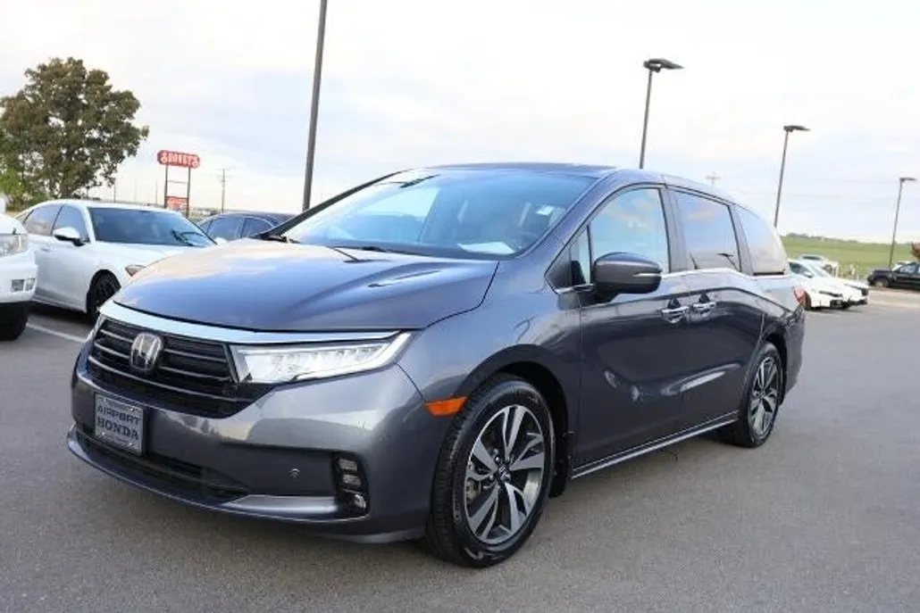 2023 Honda Odyssey Touring photo 1