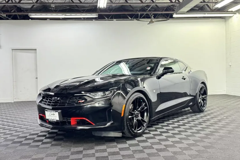 2019 Chevrolet Camaro 1LT photo 1