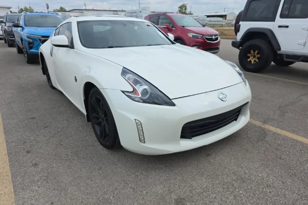 2018 Nissan 370Z Touring photo 1