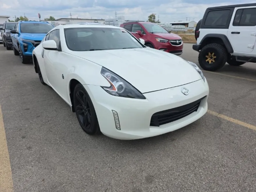 2018 Nissan 370Z Touring photo 1