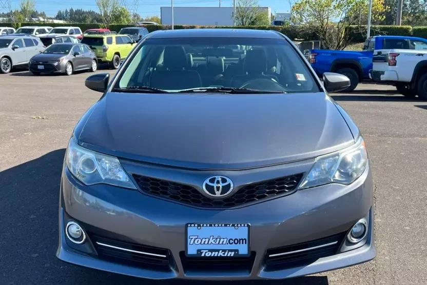 2014 Toyota Camry L photo 1