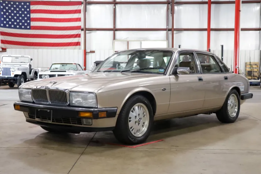 1994 Jaguar XJ photo 1