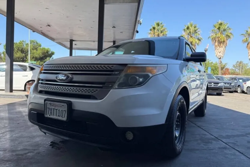 2013 Ford Explorer Base photo 1