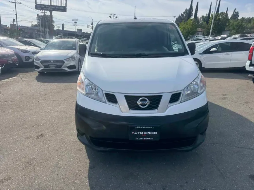 2015 Nissan NV200 SV photo 1