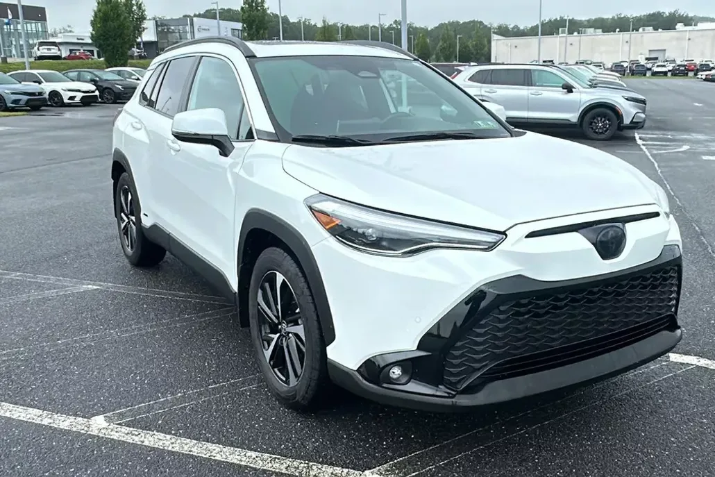 2023 Toyota Corolla Hybrid XSE photo 1