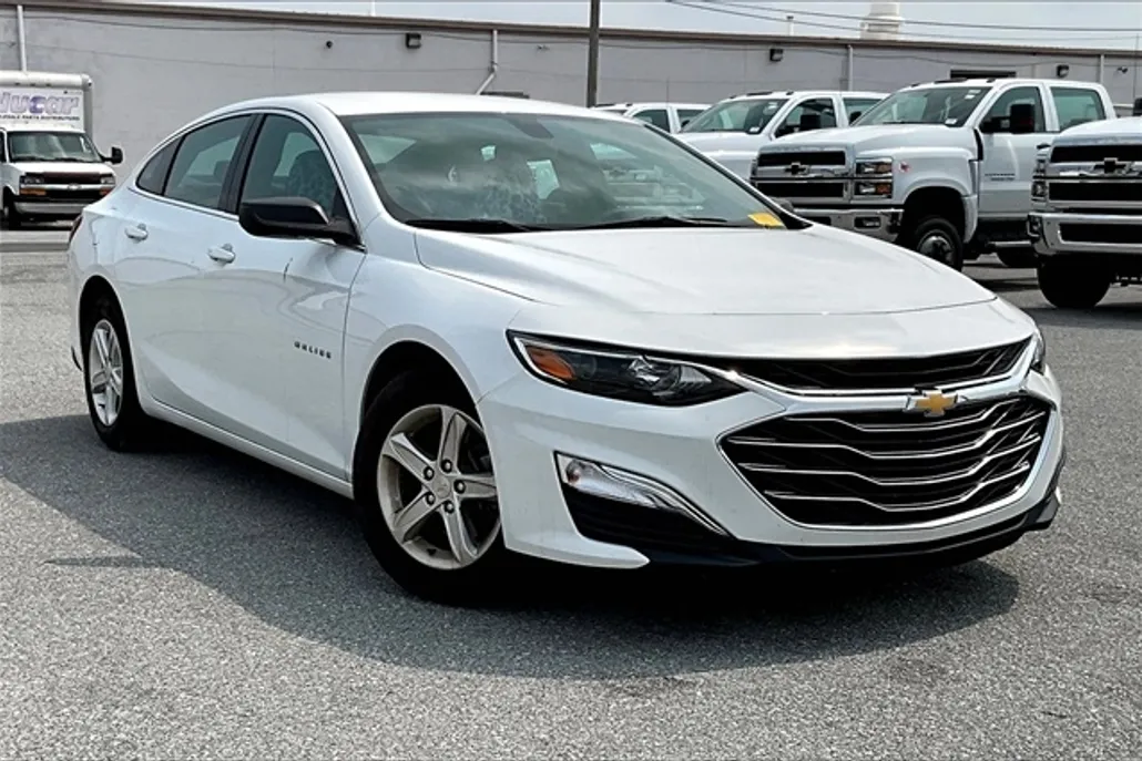 2023 Chevrolet Malibu 1LT photo 1
