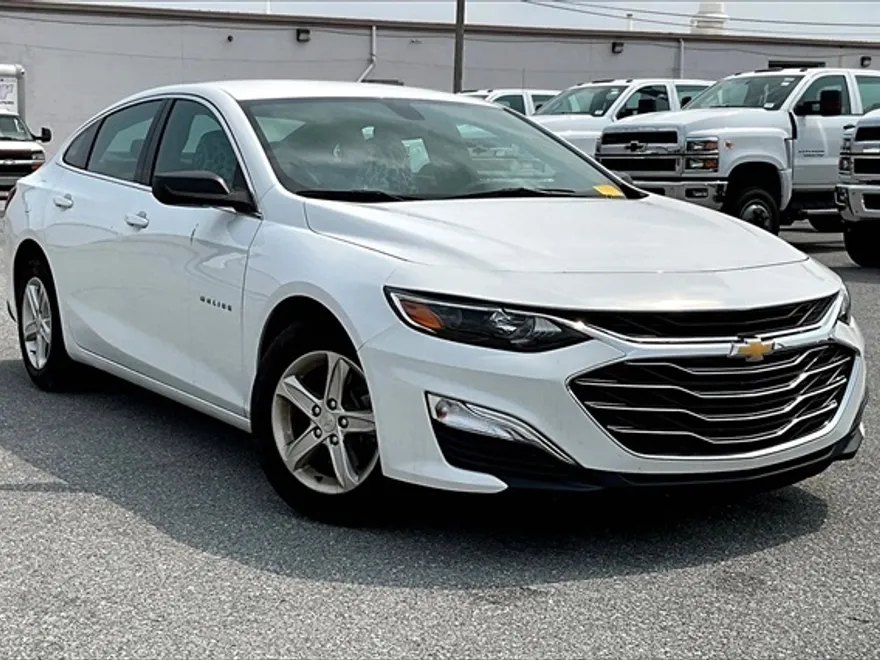 2023 Chevrolet Malibu 1LT photo 1