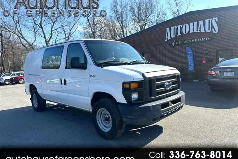 2011 Ford E-350 photo 1