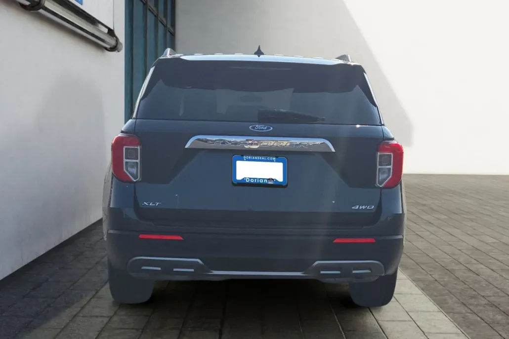 2022 Ford Explorer XLT photo 1