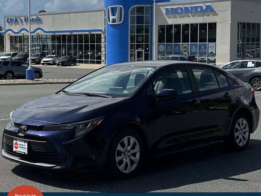 2024 Toyota Corolla LE photo 1