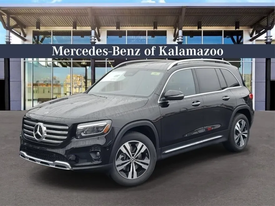 2025 Mercedes Benz GLB 250 4MATIC photo 1