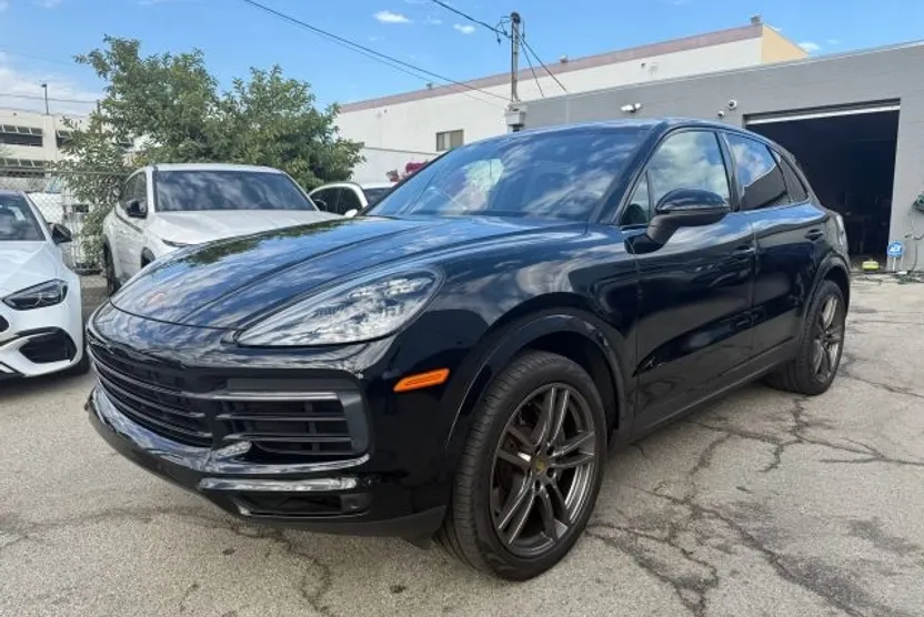 2019 Porsche Cayenne S photo 1