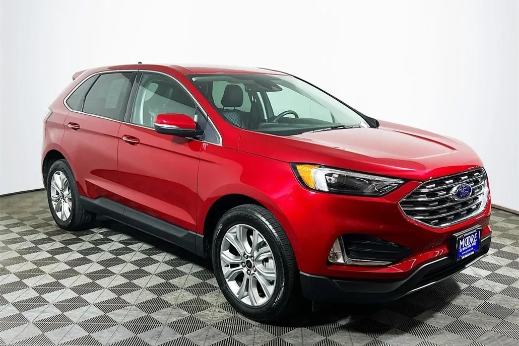 2024 Ford Edge Titanium photo 1