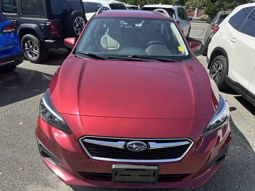 2019 Subaru Impreza Premium photo 1