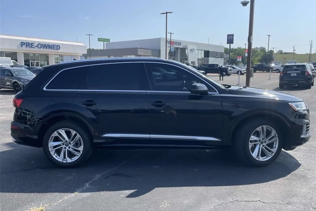 2021 Audi Q7 55 Premium Plus photo 1