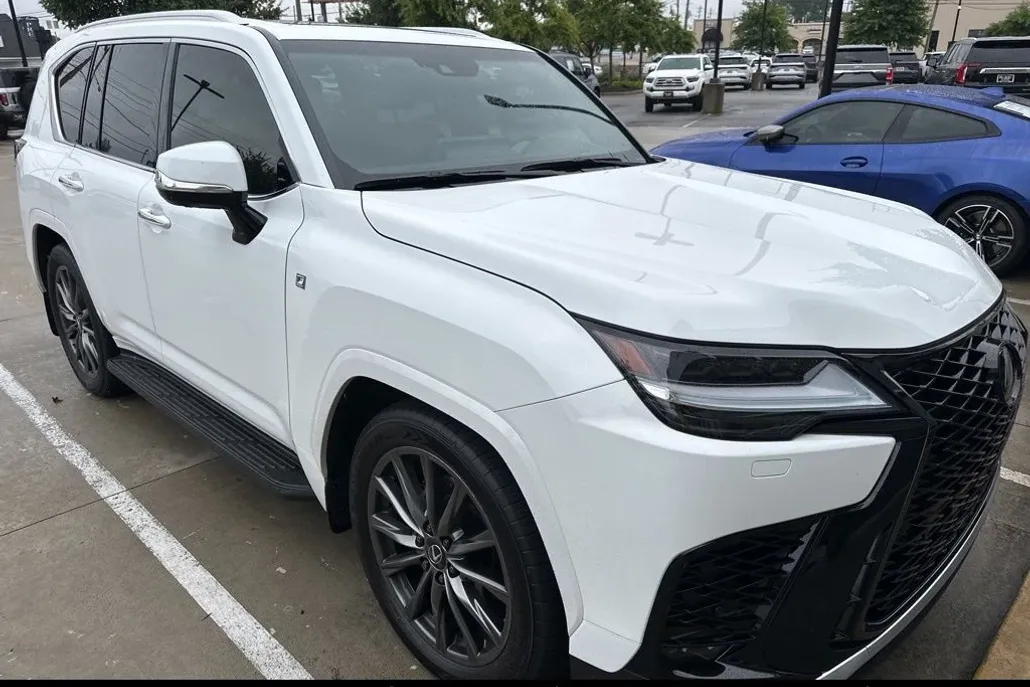 2024 Lexus LX 600 F SPORT photo 1