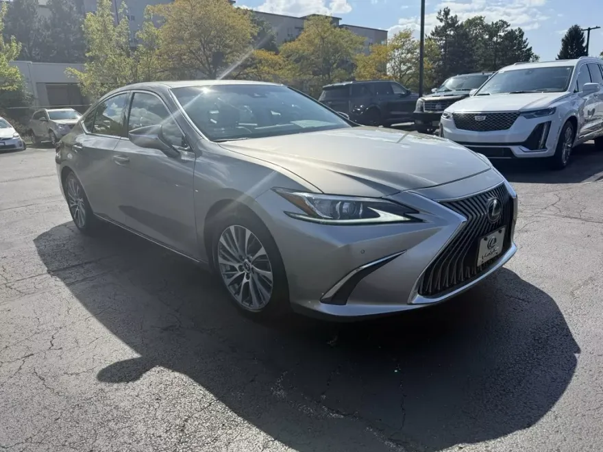 2019 Lexus ES 350 photo 1