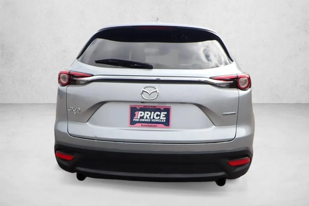 2023 Mazda CX-9 Touring photo 1