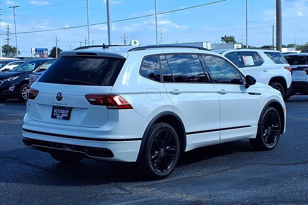 2022 Volkswagen Tiguan SE R-Line Black photo 1
