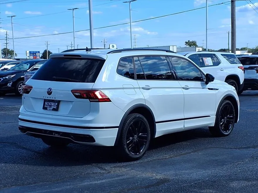 2022 Volkswagen Tiguan SE R-Line Black photo 1