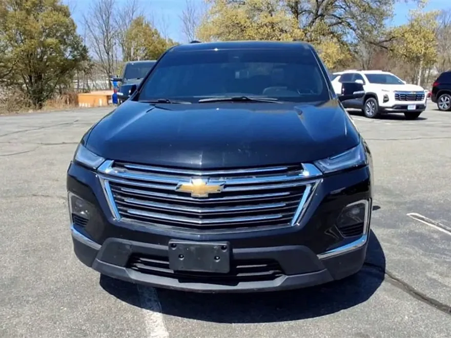 2022 Chevrolet Traverse Leather photo 3