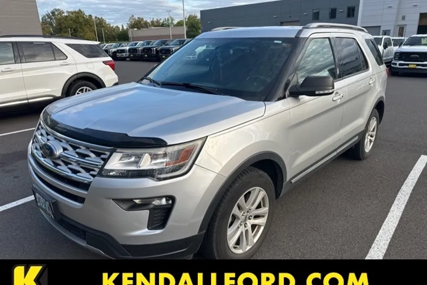 2019 Ford Explorer XLT photo 1