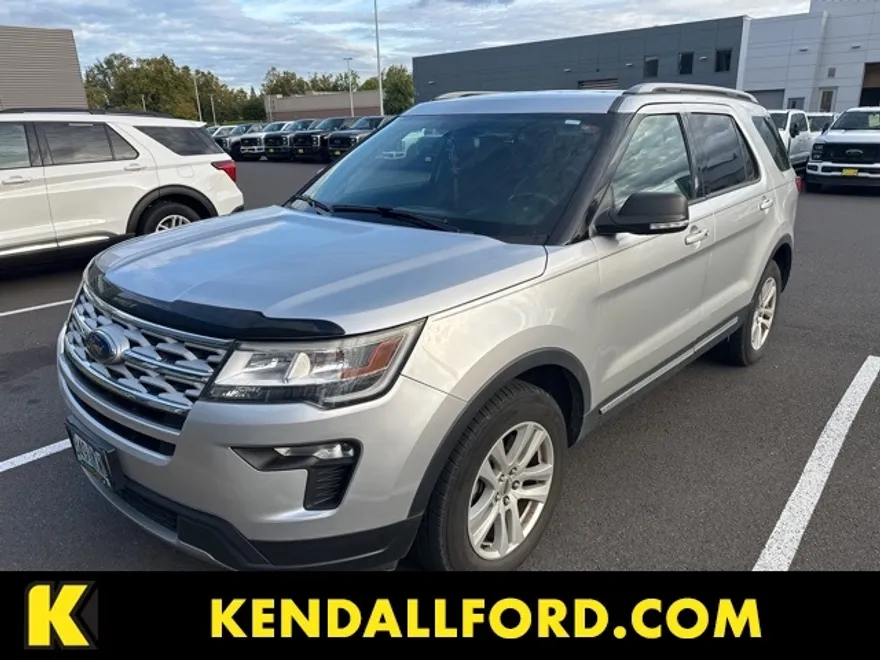 2019 Ford Explorer XLT photo 1