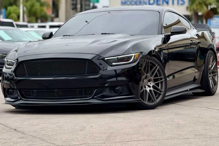 2016 Ford Mustang GT Premium photo 1