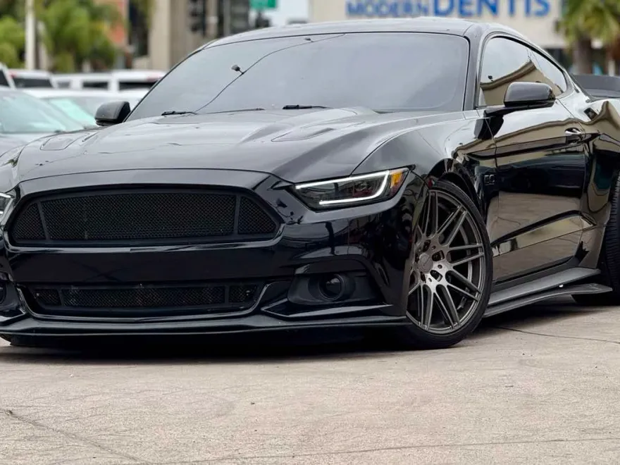 2016 Ford Mustang GT Premium photo 1
