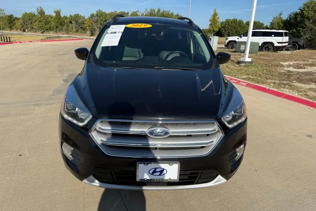 2019 Ford Escape SEL photo 1