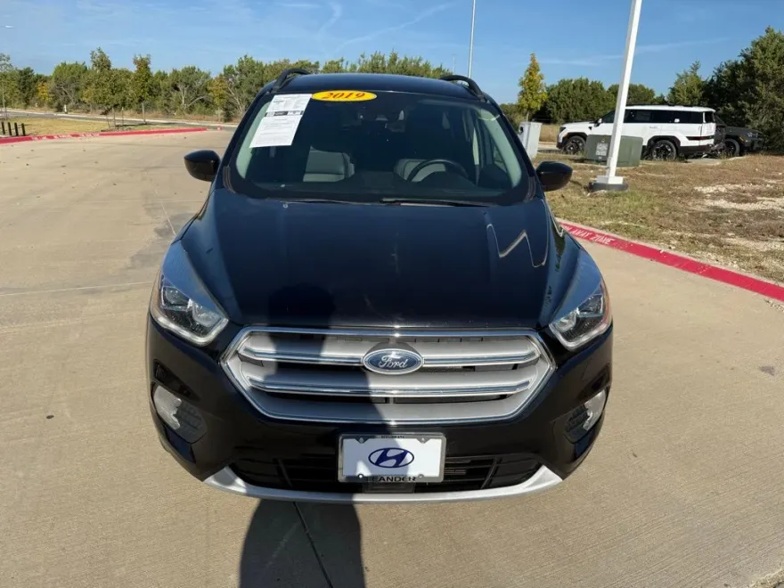 2019 Ford Escape SEL photo 1