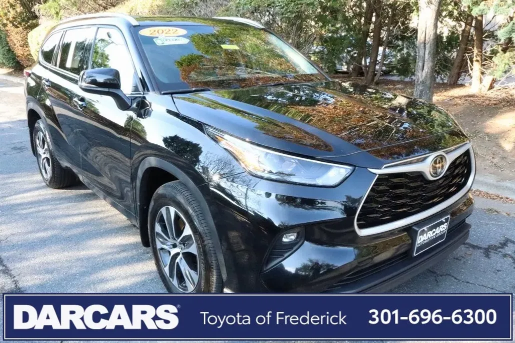 2022 Toyota Highlander XLE photo 1