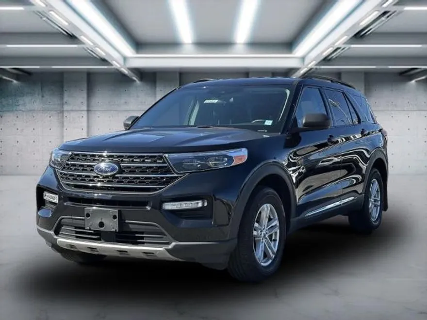 2022 Ford Explorer XLT photo 1